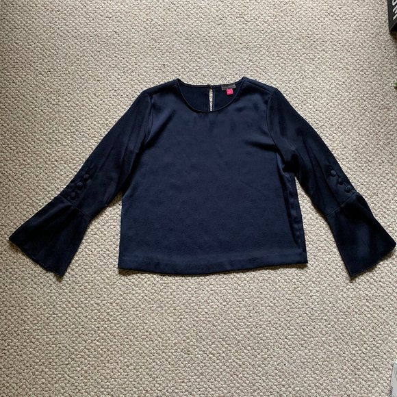 VINCE CAMUTO - Flutter Cuff Blouse - NEW, No Tags - Picture 3 of 11